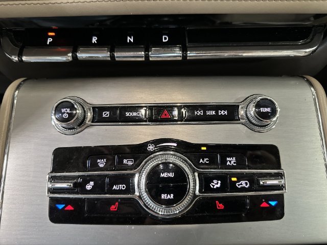 Used 2022 Lincoln Aviator AWD w/ Premium Package image 21