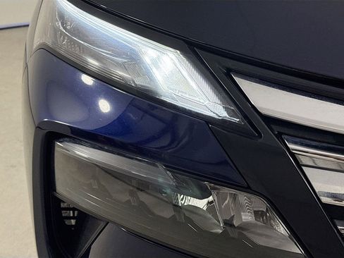 Used 2024 Nissan Rogue SV FWD image 36