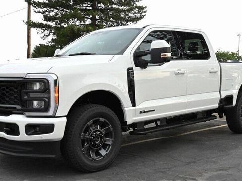 Used 2023 Ford F350 Lariat w/ Lariat Ultimate Package AWD/4WD image 4
