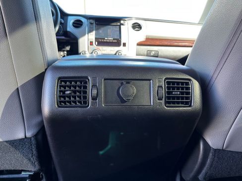 Used 2016 Toyota Tundra Limited image 25