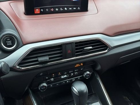 Used 2019 MAZDA CX-9 Signature image 15