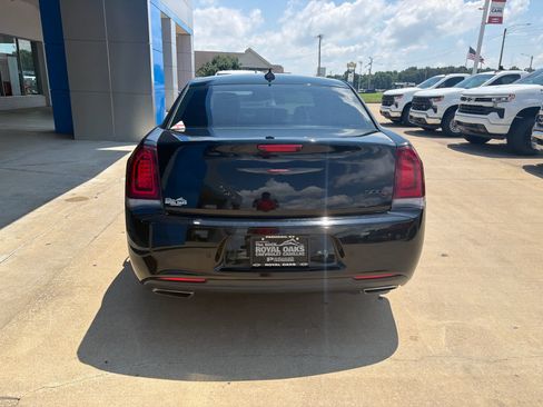 Used 2021 Chrysler 300 S RWD image 5
