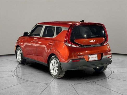 Used 2022 Kia Soul LX w/ Technology Package image 4