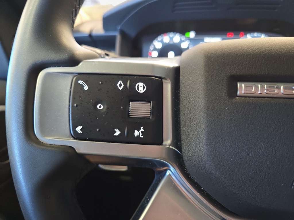 Certified 2024 Land Rover Discovery S AWD/4WD image 21