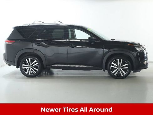 Certified 2023 Nissan Pathfinder Platinum AWD/4WD image 13