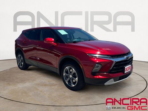 Used 2024 Chevrolet Blazer LT FWD image 1