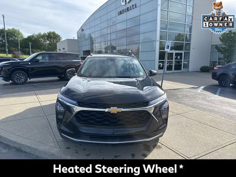 Used 2025 Chevrolet Trax LT w/ LT Convenience Package FWD image 8