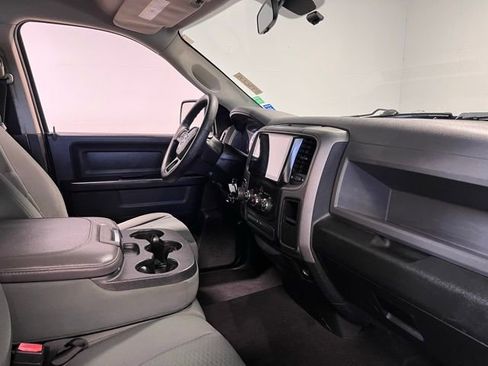 Used 2015 RAM 1500 Express RWD image 11