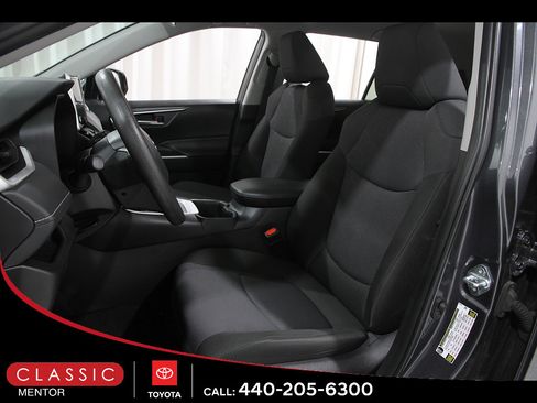 Certified 2025 Toyota RAV4 XLE AWD/4WD image 5