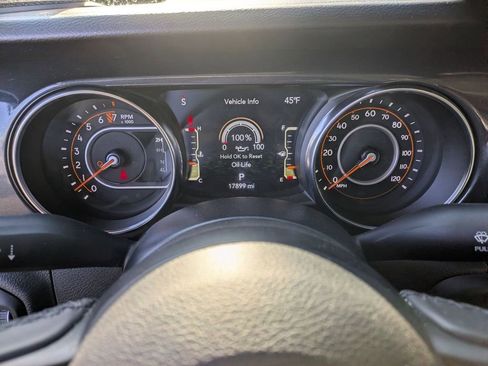 Used 2022 Jeep Gladiator Sport image 15