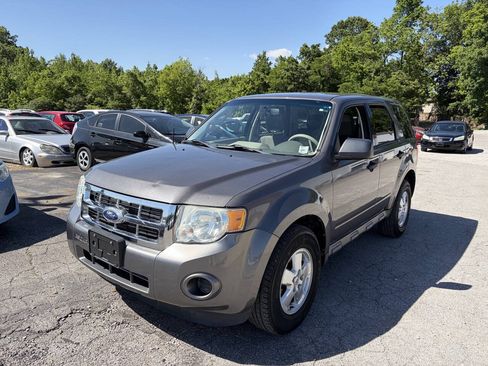 Used 2011 Ford Escape XLS w/ 101A Rapid Spec Order Code FWD image 2