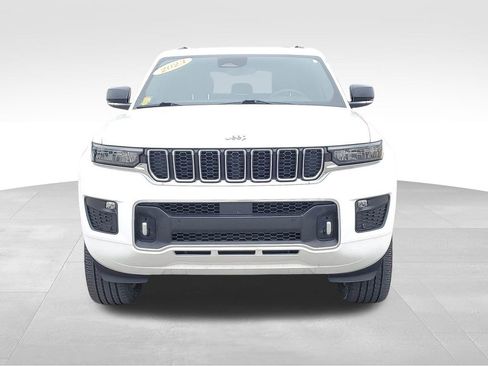 Used 2023 Jeep Grand Cherokee Overland image 2