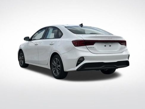Used 2023 Kia Forte LXS FWD image 5