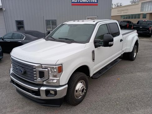 Used 2022 Ford F350 XLT image 4