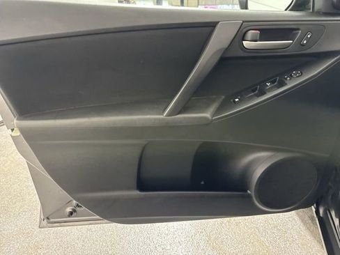 Used 2012 MAZDA MAZDA3 i Touring image 17