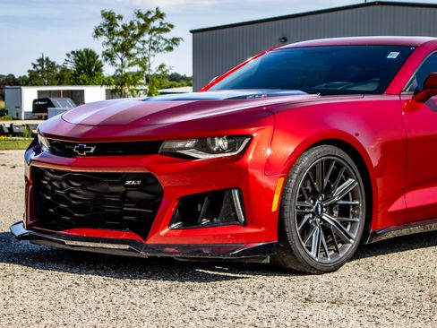 Used 2017 Chevrolet Camaro ZL1 RWD image 15
