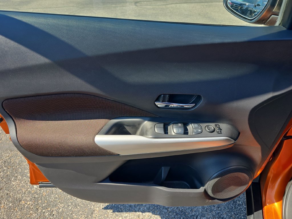 Used 2018 Nissan Kicks SR FWD image 18