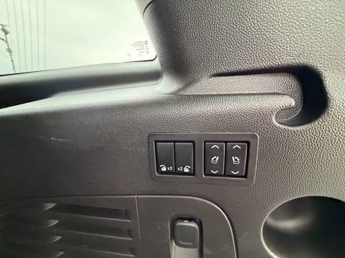 Used 2015 Chevrolet Suburban LT w/ Luxury Package image 45