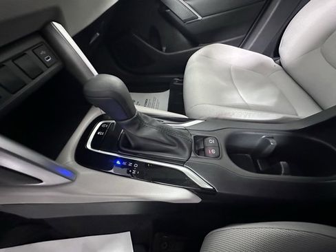 Used 2023 Toyota Corolla Cross L image 27