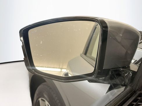 Used 2023 Acura MDX SH-AWD w/ Technology Package image 16