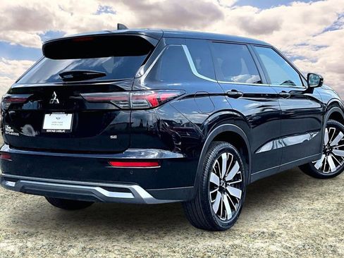Used 2025 Mitsubishi Outlander SE FWD image 5