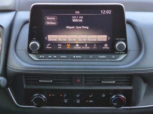 Used 2023 Nissan Rogue S image 18