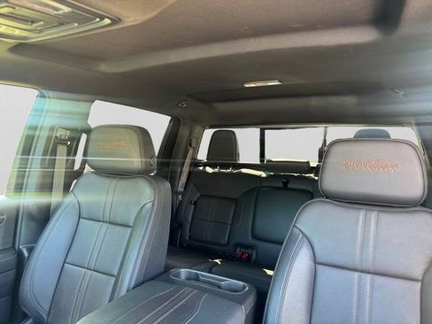 Used 2024 Chevrolet Silverado 1500 High Country w/ Technology Package AWD/4WD image 21