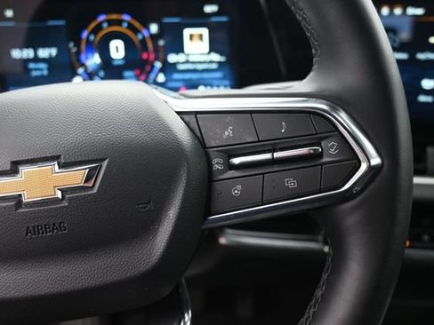 Used 2025 Chevrolet Equinox LT FWD image 19