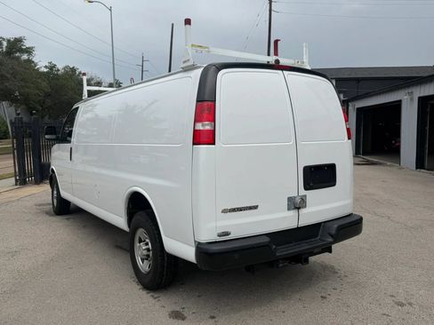 Used 2022 Chevrolet Express 3500 Extended w/ Driver Convenience Package RWD image 5