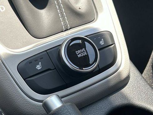New 2026 Hyundai Venue SEL FWD image 13