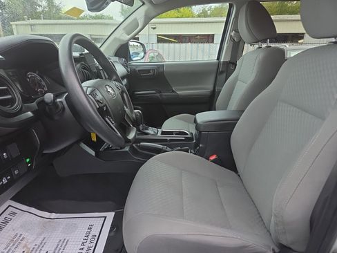 Used 2022 Toyota Tacoma SR image 14