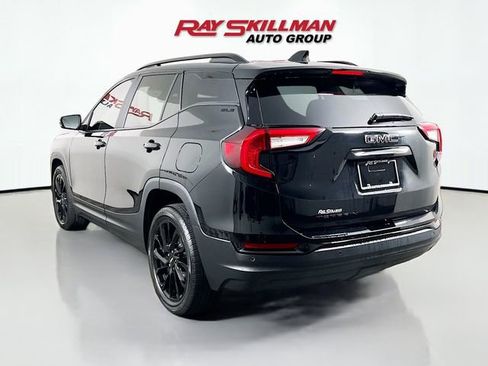 Used 2023 GMC Terrain SLE w/ Driver Convenience Package FWD image 5