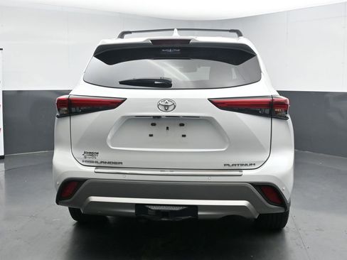 Used 2023 Toyota Highlander Platinum image 8