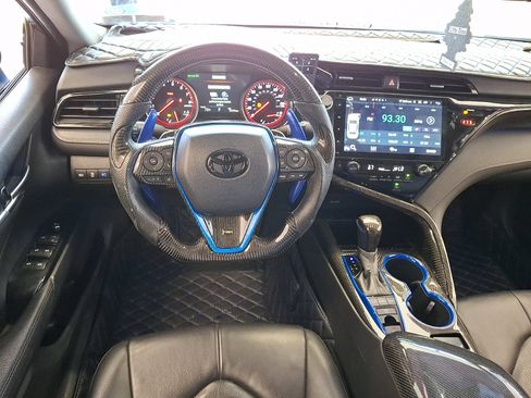 Used 2018 Toyota Camry XSE FWD image 16