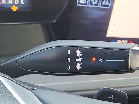 Used 2024 Chevrolet Traverse LT image 24