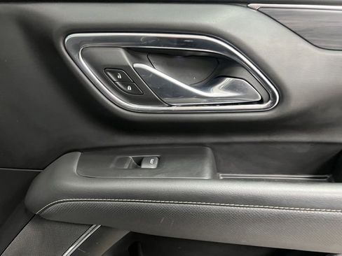 Used 2023 GMC Yukon XL SLT image 55