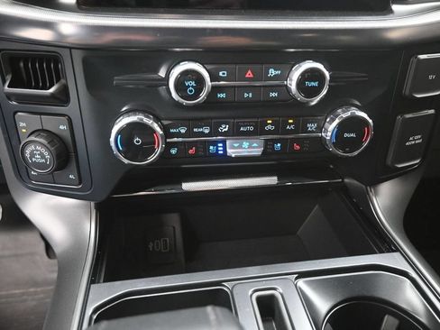 Used 2025 Ford F150 Lariat w/ Equipment Group 501A Mid AWD/4WD image 9
