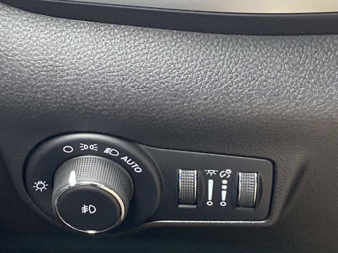 Certified 2022 Jeep Compass Latitude image 30