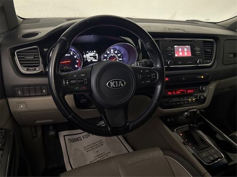 Used 2016 Kia Sedona EX image 39