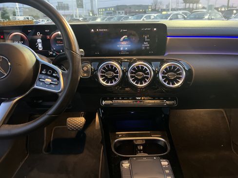 Used 2022 Mercedes-Benz CLA 250 4MATIC image 31