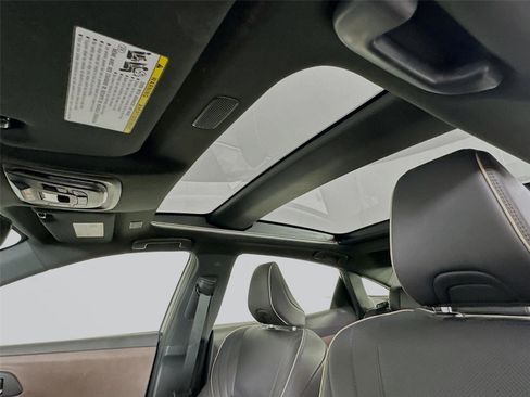 Certified 2023 Toyota Crown Limited image 17