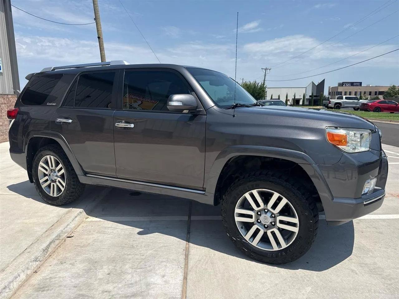 Used 2011 Toyota 4Runner Limited w/ Convenience Pkg AWD/4WD image 9