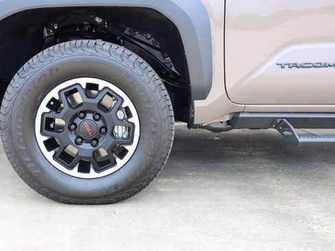 New 2026 Toyota Tacoma TRD Off-Road AWD/4WD image 9