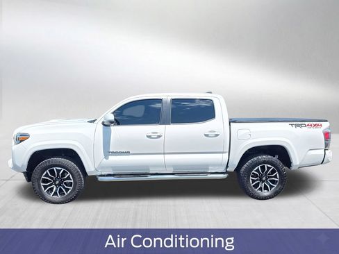 Used 2021 Toyota Tacoma TRD Sport AWD/4WD image 3