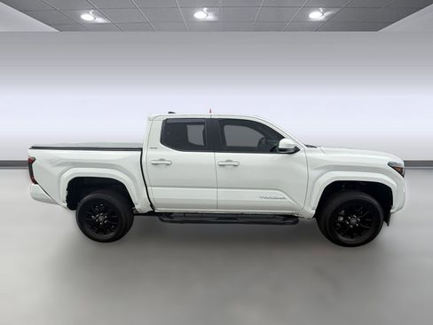Certified 2024 Toyota Tacoma SR5 image 8