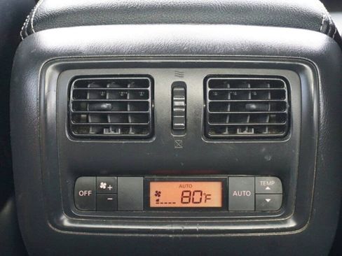 Used 2020 Nissan Pathfinder Platinum image 40