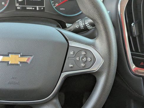 Used 2021 Chevrolet Traverse LS image 21