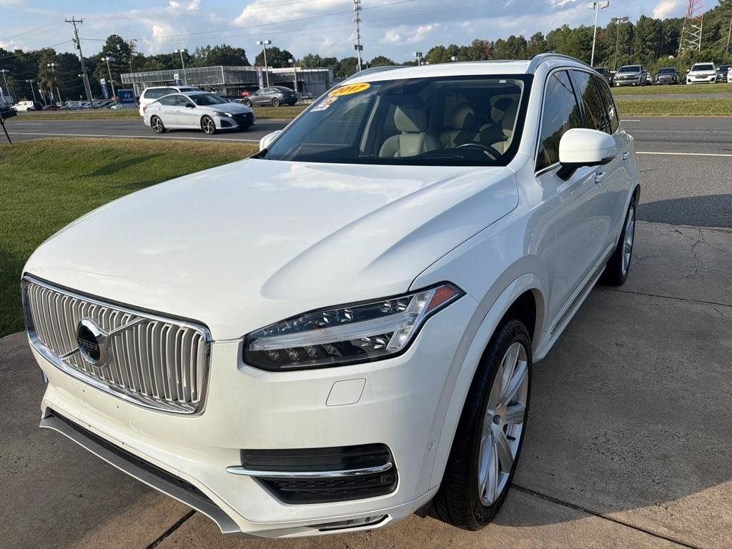 Used 2017 Volvo XC90 T6 Inscription w/ Vision Package AWD/4WD image 4