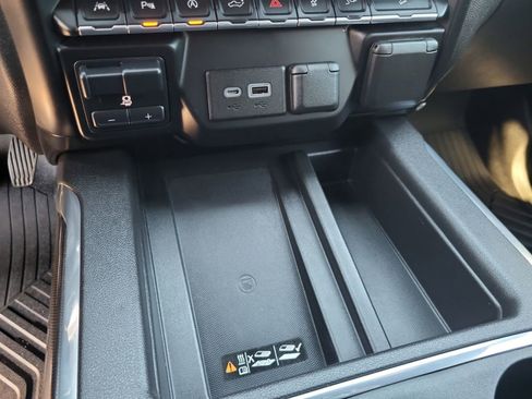 Used 2021 GMC Sierra 1500 AT4 w/ Technology Package image 24