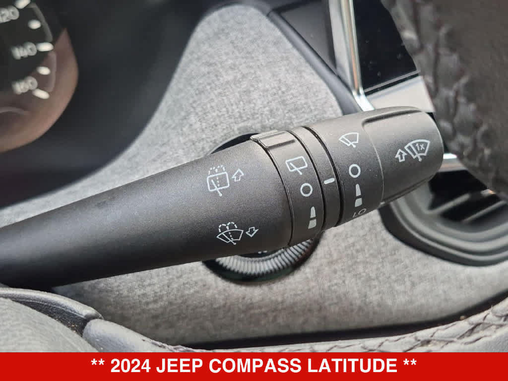 Used 2024 Jeep Compass Latitude AWD/4WD image 25